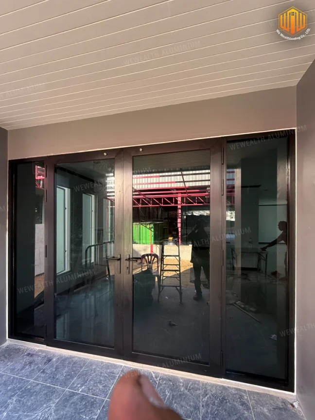 ประตูบานเปิด Euro Profile กระจกเทมเปอร์ ลามิเนต