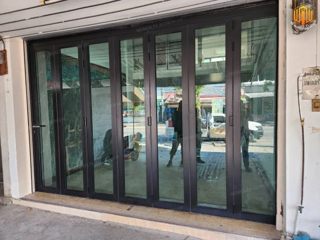 ผลงานบานเฟี้ยม 6 บาน อลูมิเนียม ติดตั้ง กทม - We Wealthtrading